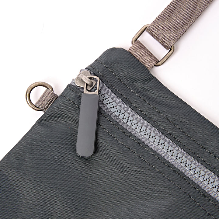 Chelsea Pocket Sling Bag in Beluga