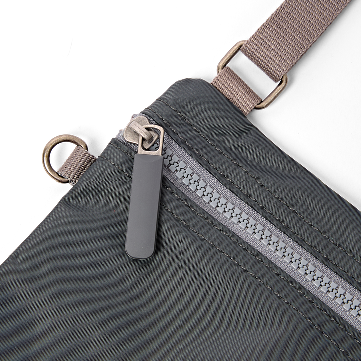 Chelsea Pocket Sling Bag in Beluga