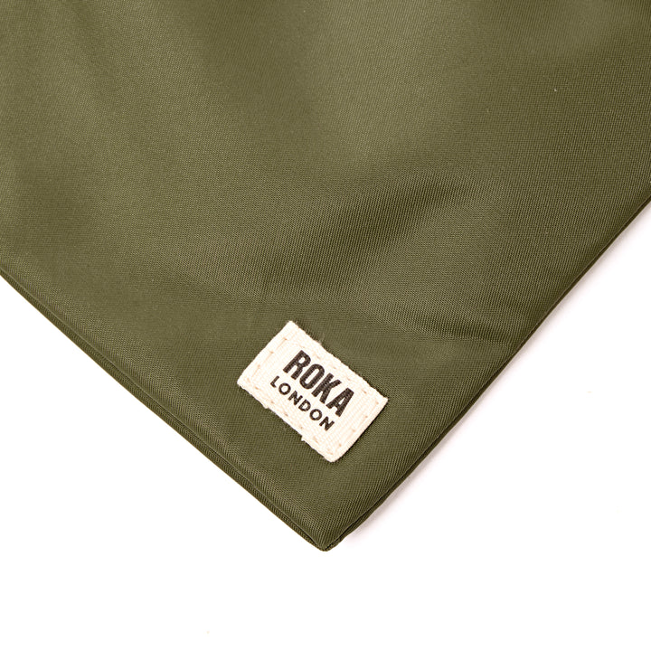 Chelsea Pocket Sling Bag in Chive
