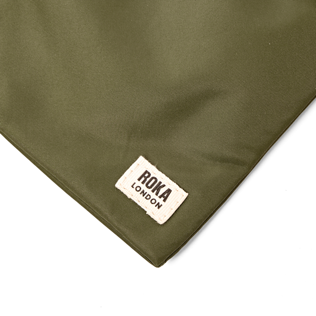 Chelsea Pocket Sling Bag in Chive