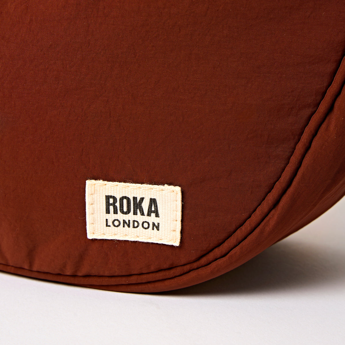 Farringdon Half Moon Bag in Henna