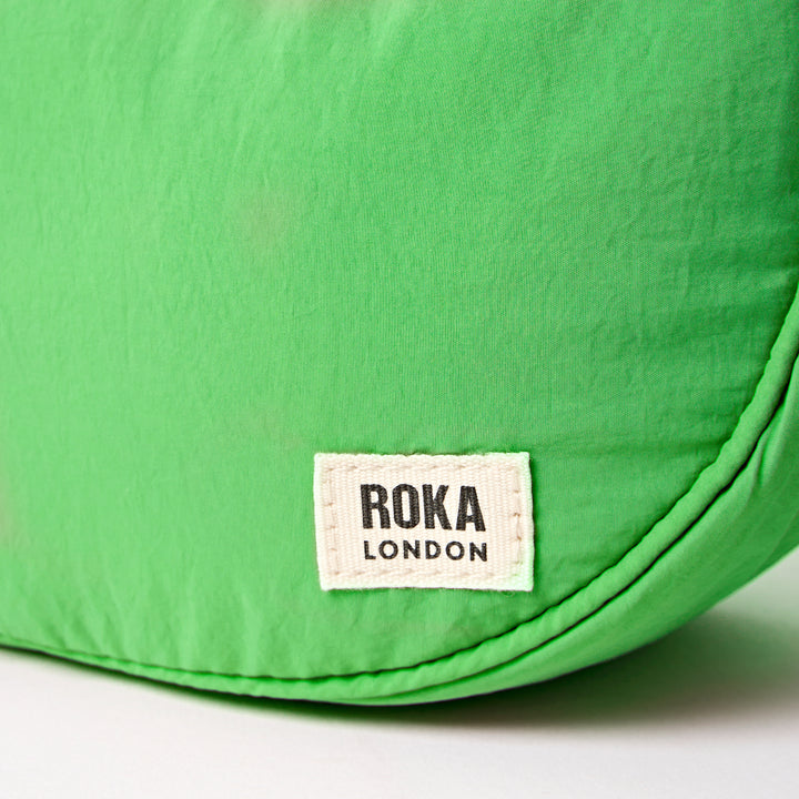 Farringdon Half Moon Bag in Online Lime