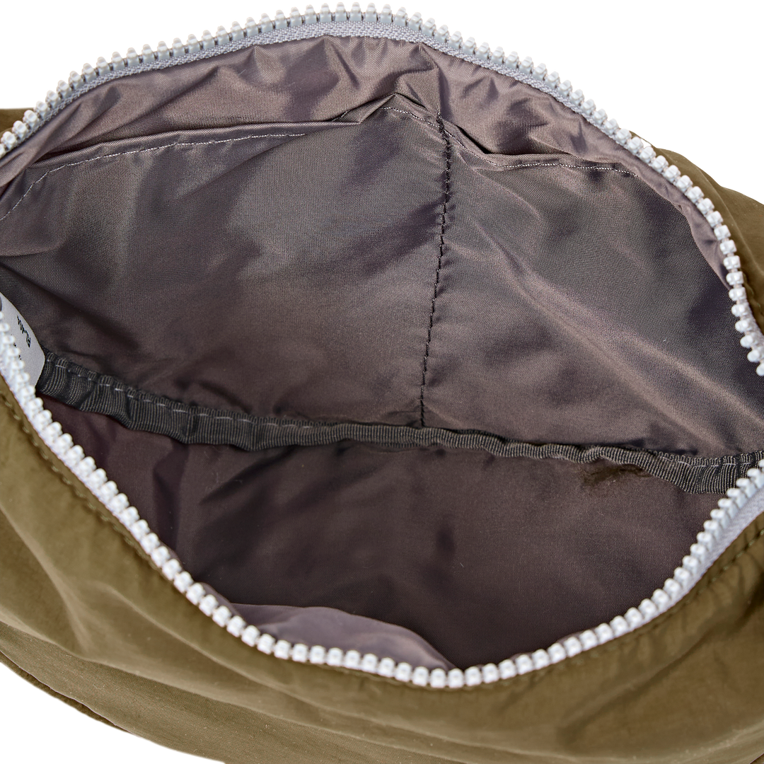 Farringdon Half Moon Bag in Moss