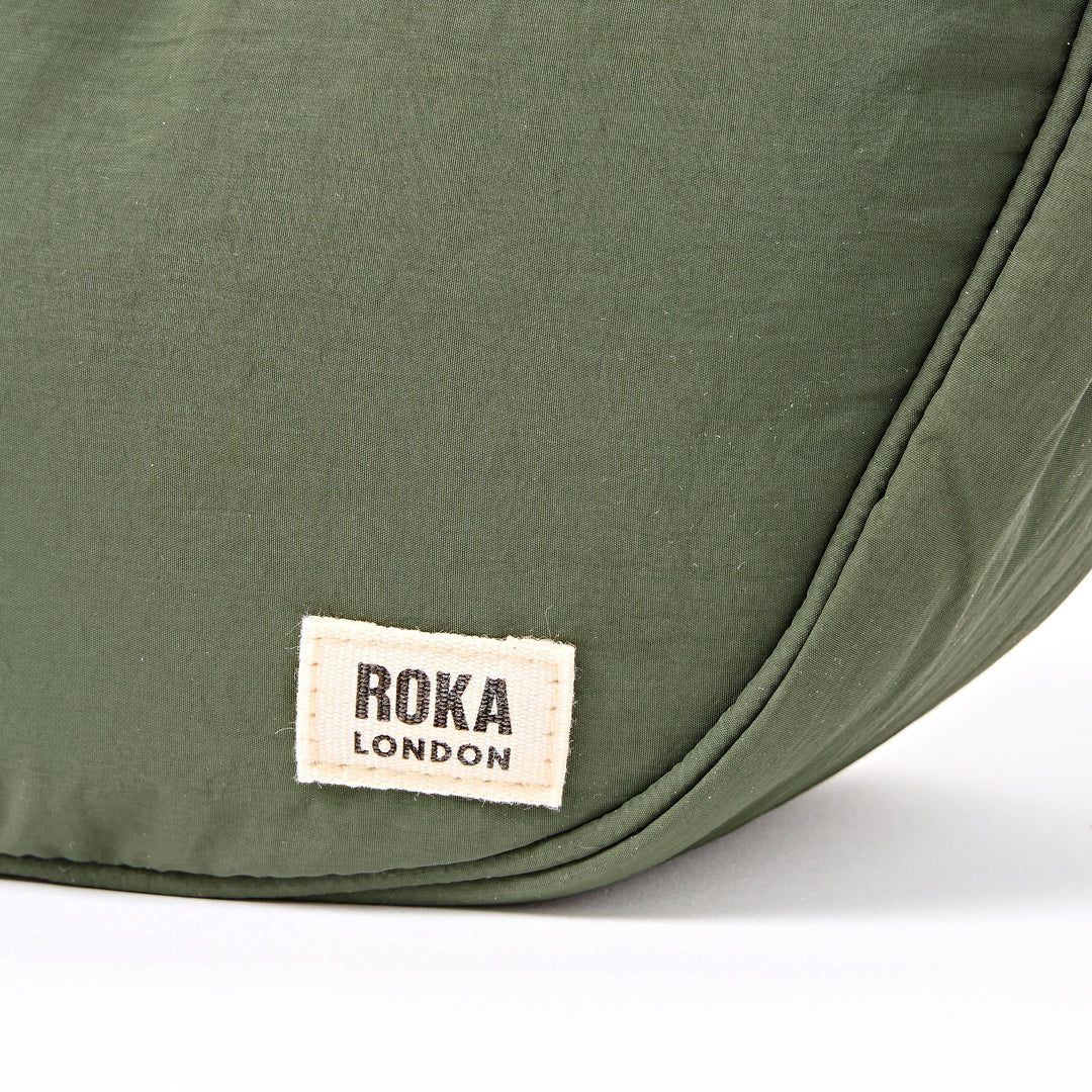 Farringdon Half Moon Bag in Olive