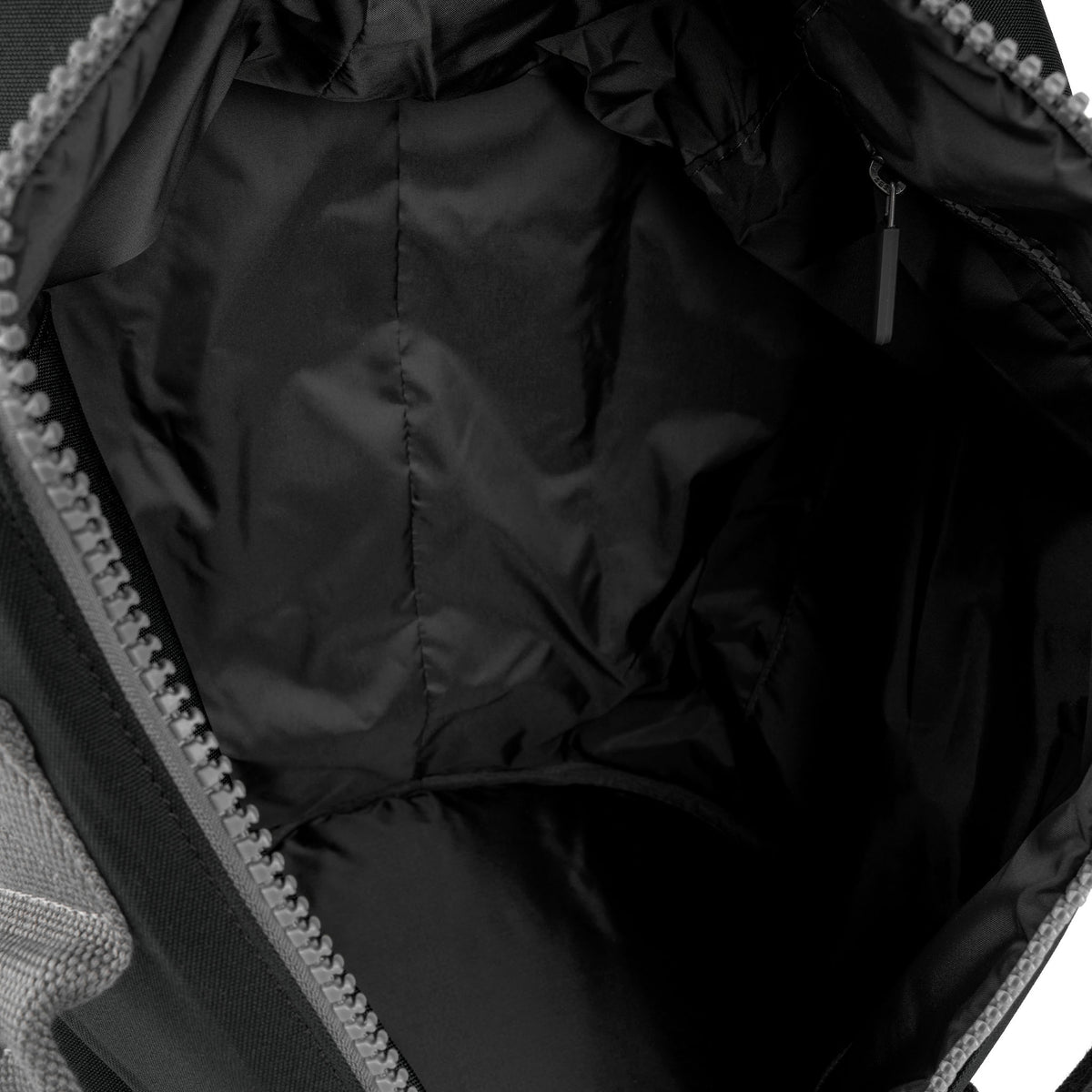 Heathrow Duffel Bag Backpack in Ash