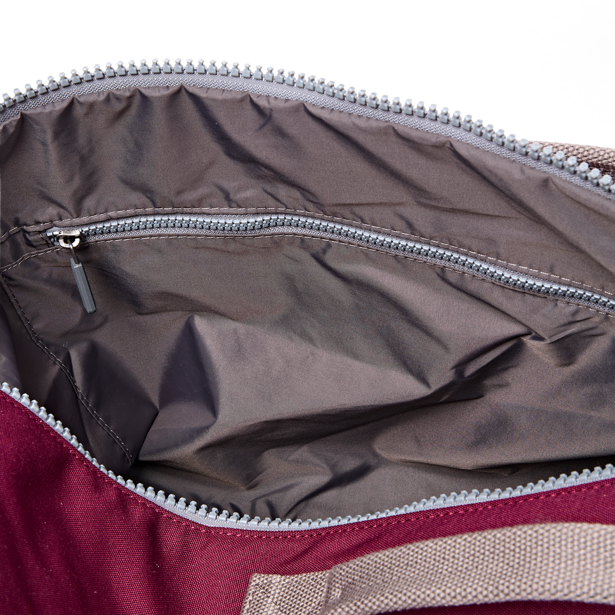 Heathrow Duffel Bag Backpack in Cherry Lacquer