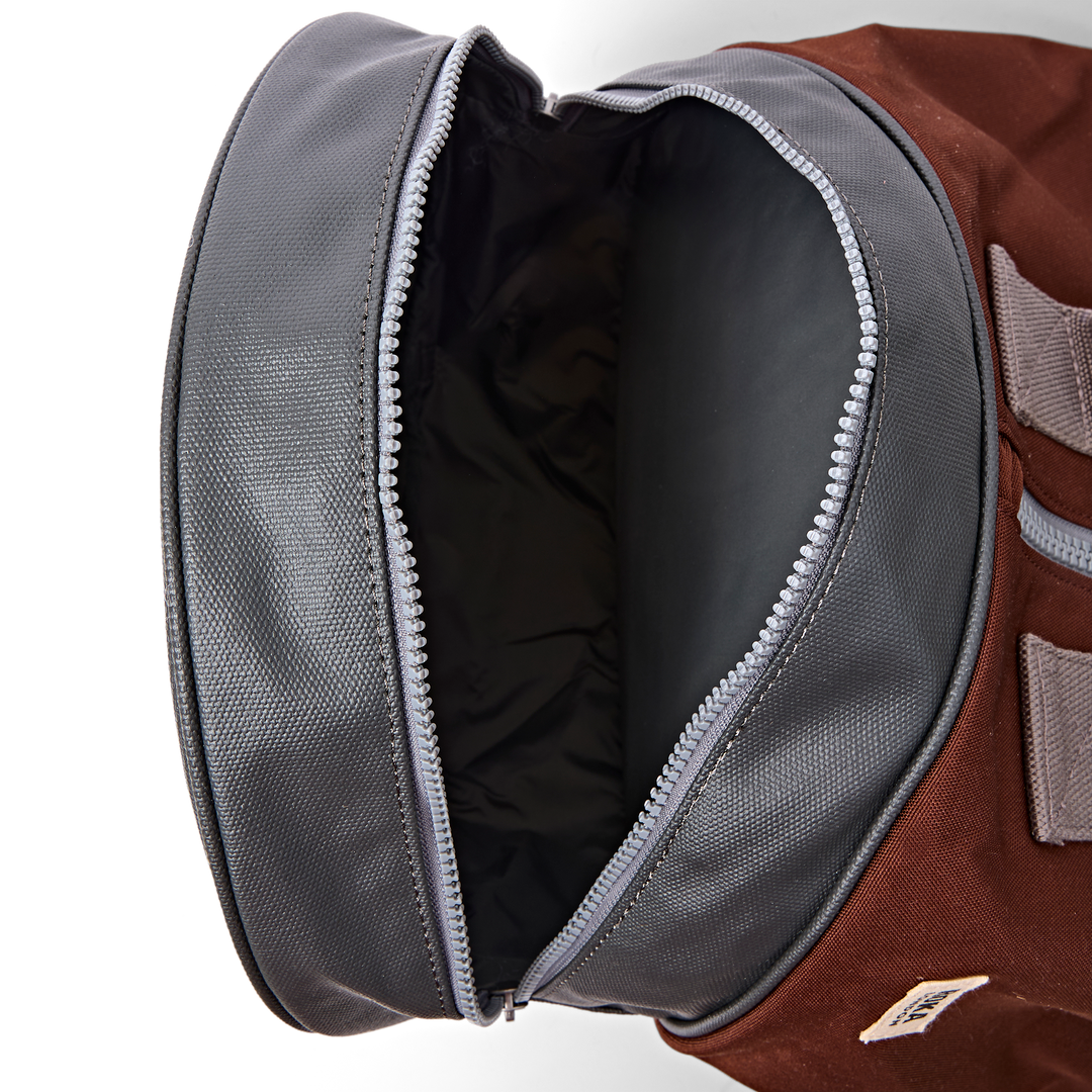 Heathrow Duffel Bag Backpack in Chocolate