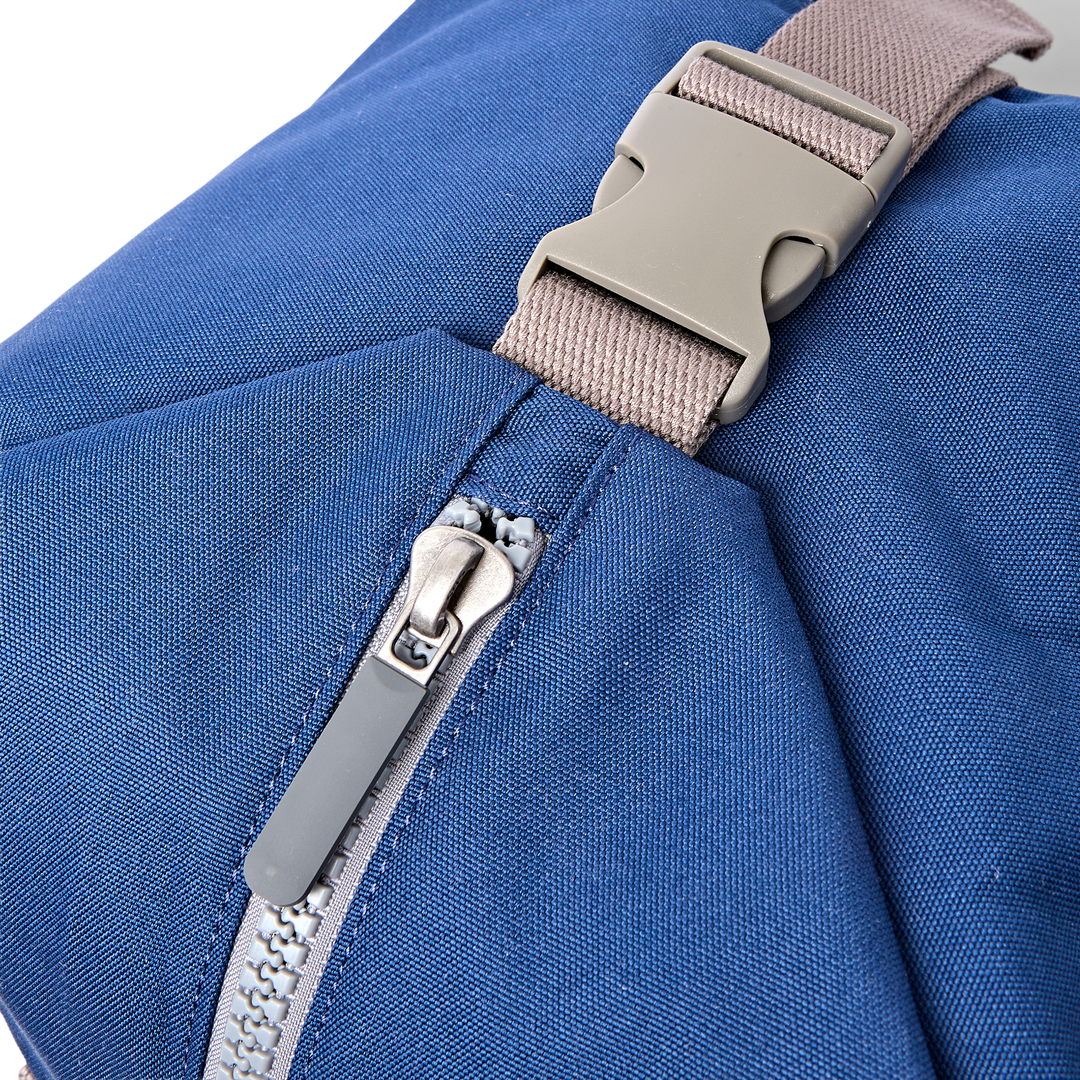 Heathrow Duffel Bag Backpack in Crisp Blue