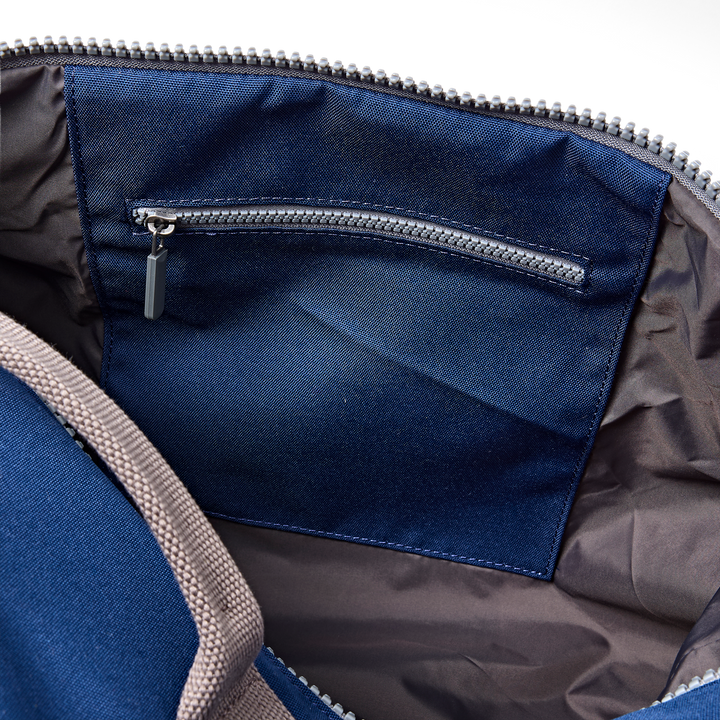 Heathrow Duffel Bag Backpack in Crisp Blue