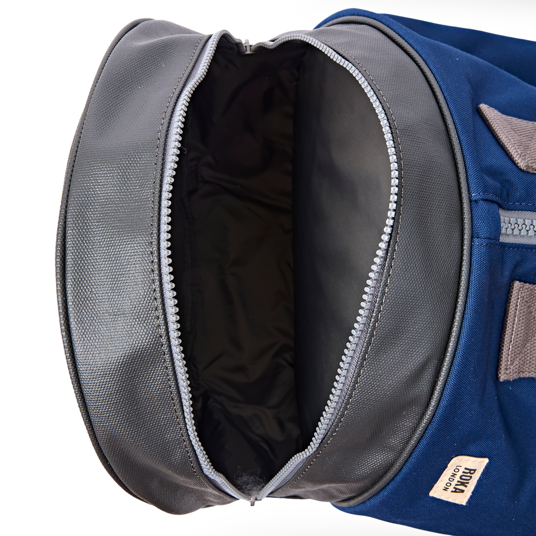 Heathrow Duffel Bag Backpack in Crisp Blue