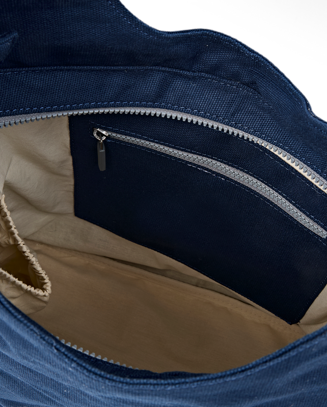 Hoxton Shoulder Bag in Admiral