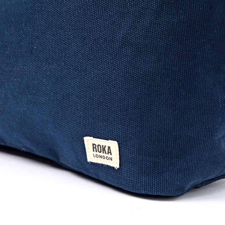 Hoxton Shoulder Bag in Admiral