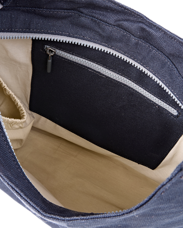 Hoxton Shoulder Bag in Anthracite