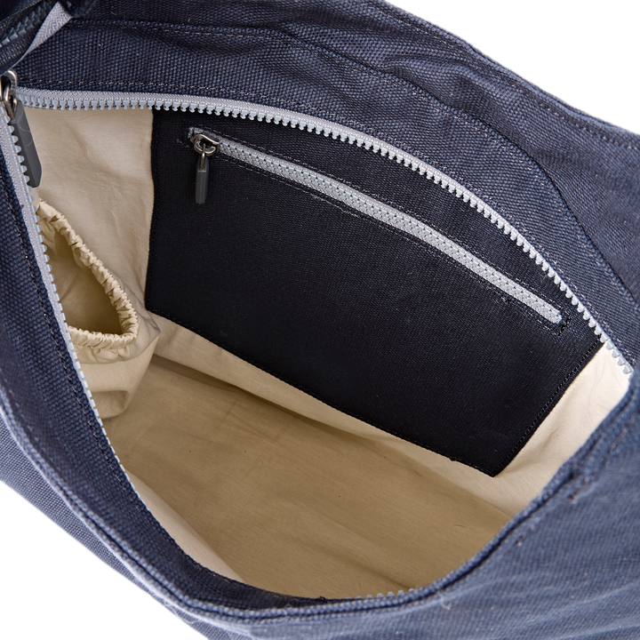 Hoxton Shoulder Bag in Anthracite