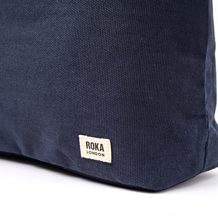 Hoxton Shoulder Bag in Anthracite