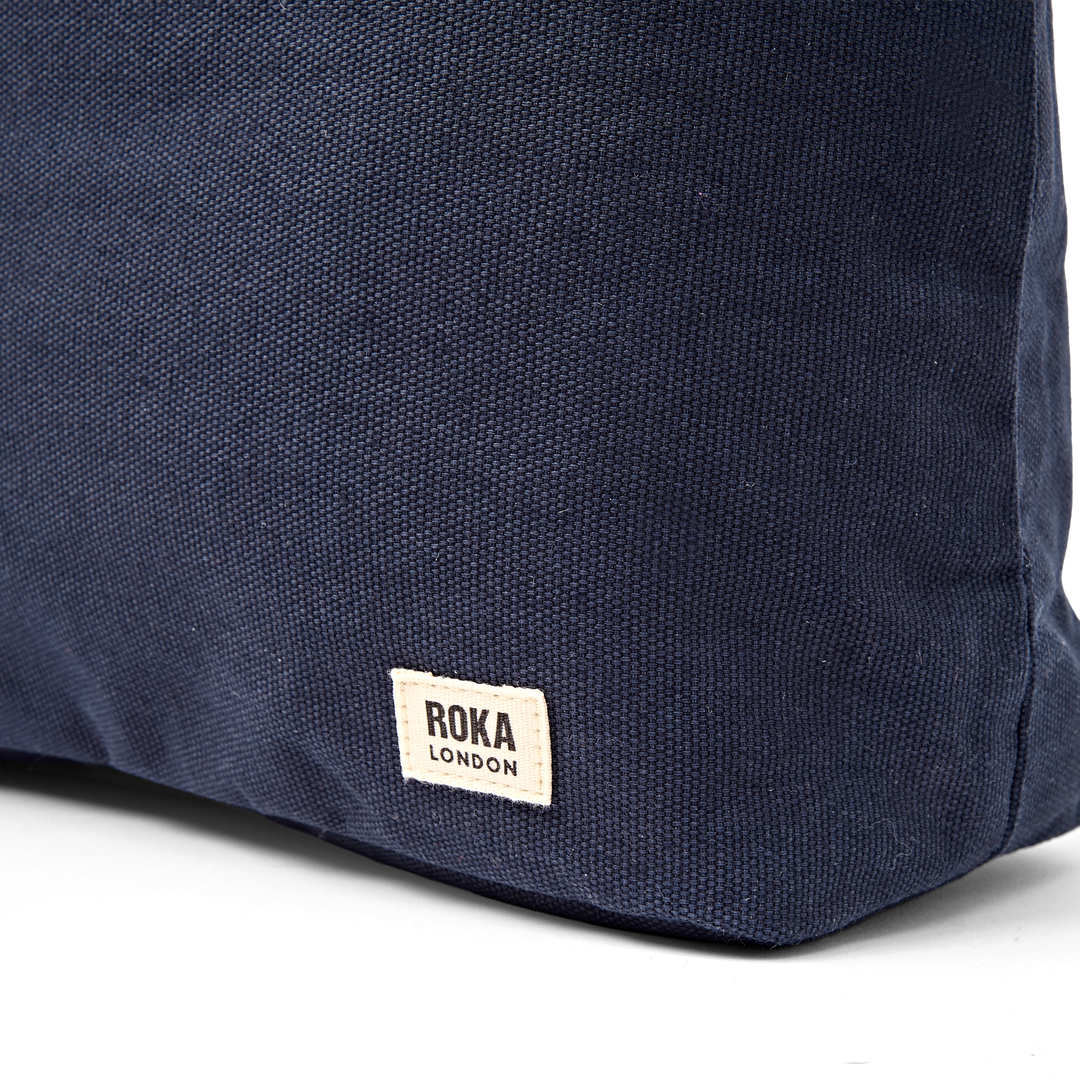 Hoxton Shoulder Bag in Anthracite