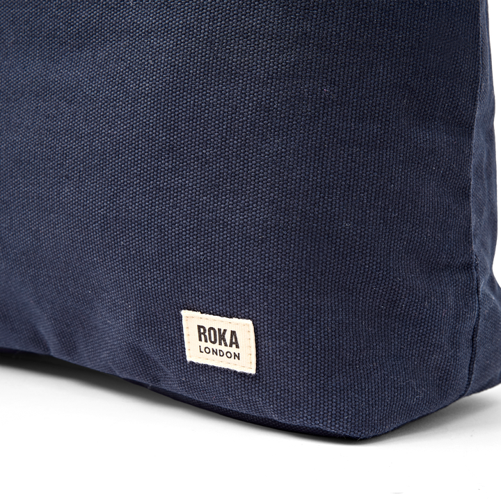 Hoxton Shoulder Bag in Anthracite
