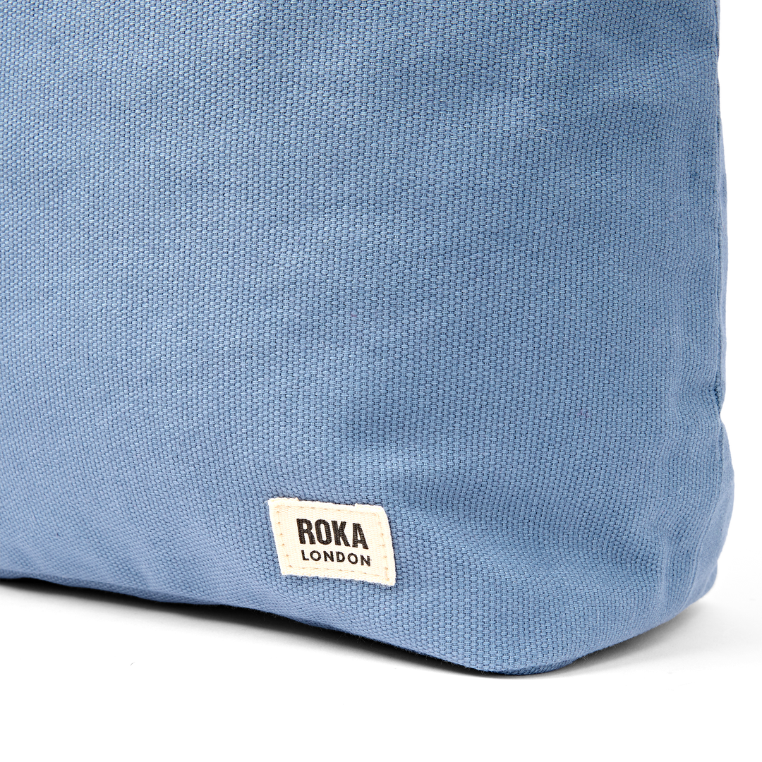 Hoxton Shoulder Bag in Aviation