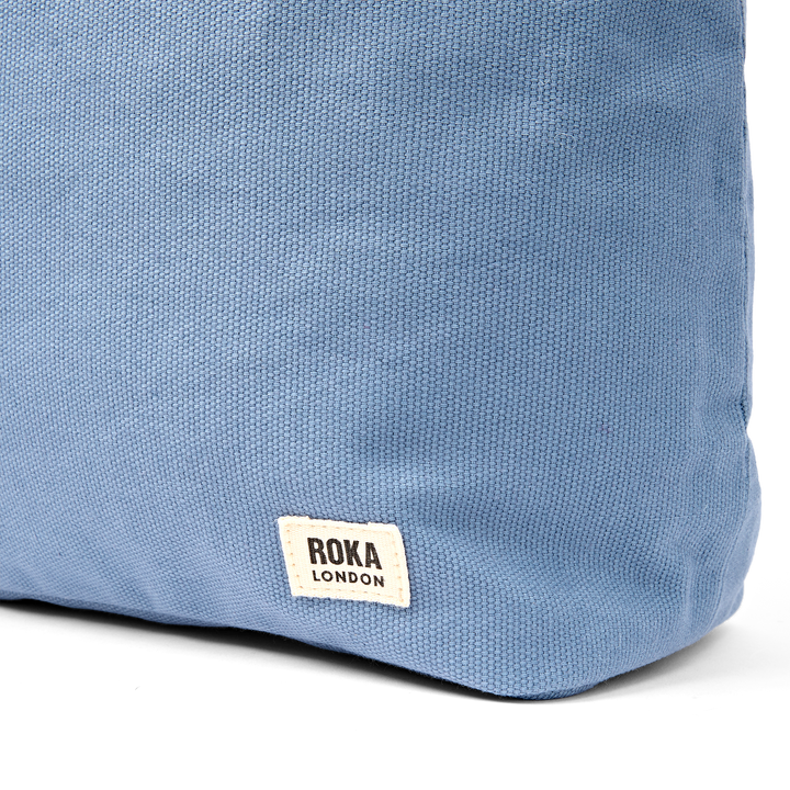Hoxton Shoulder Bag in Aviation