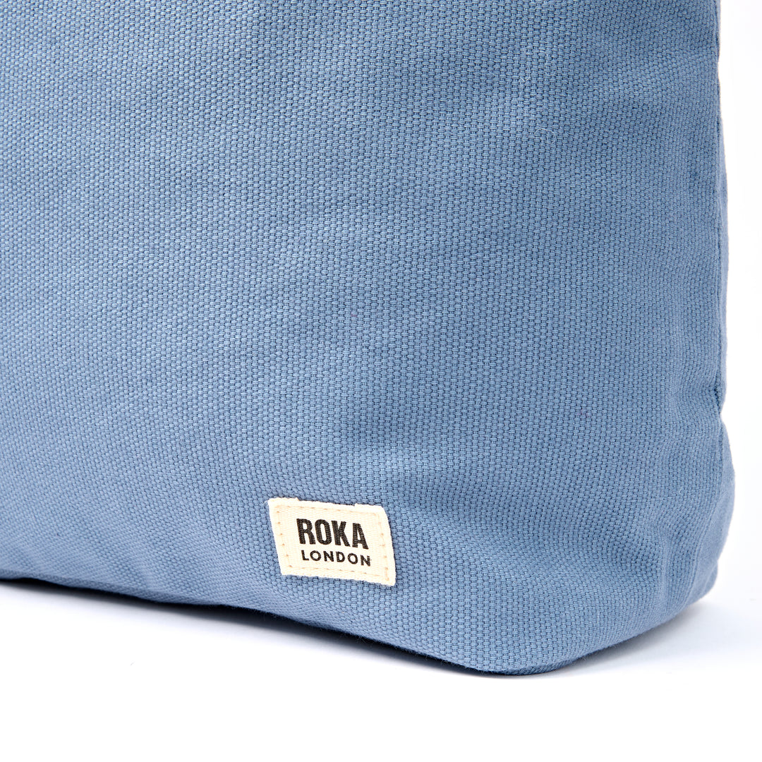 Hoxton Shoulder Bag in Aviation