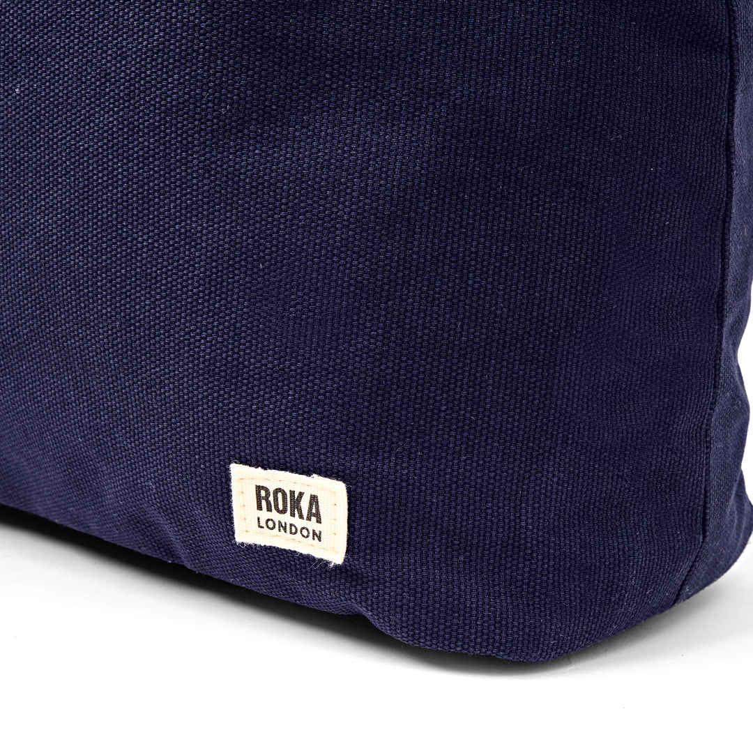 Hoxton Shoulder Bag in Navy Blue