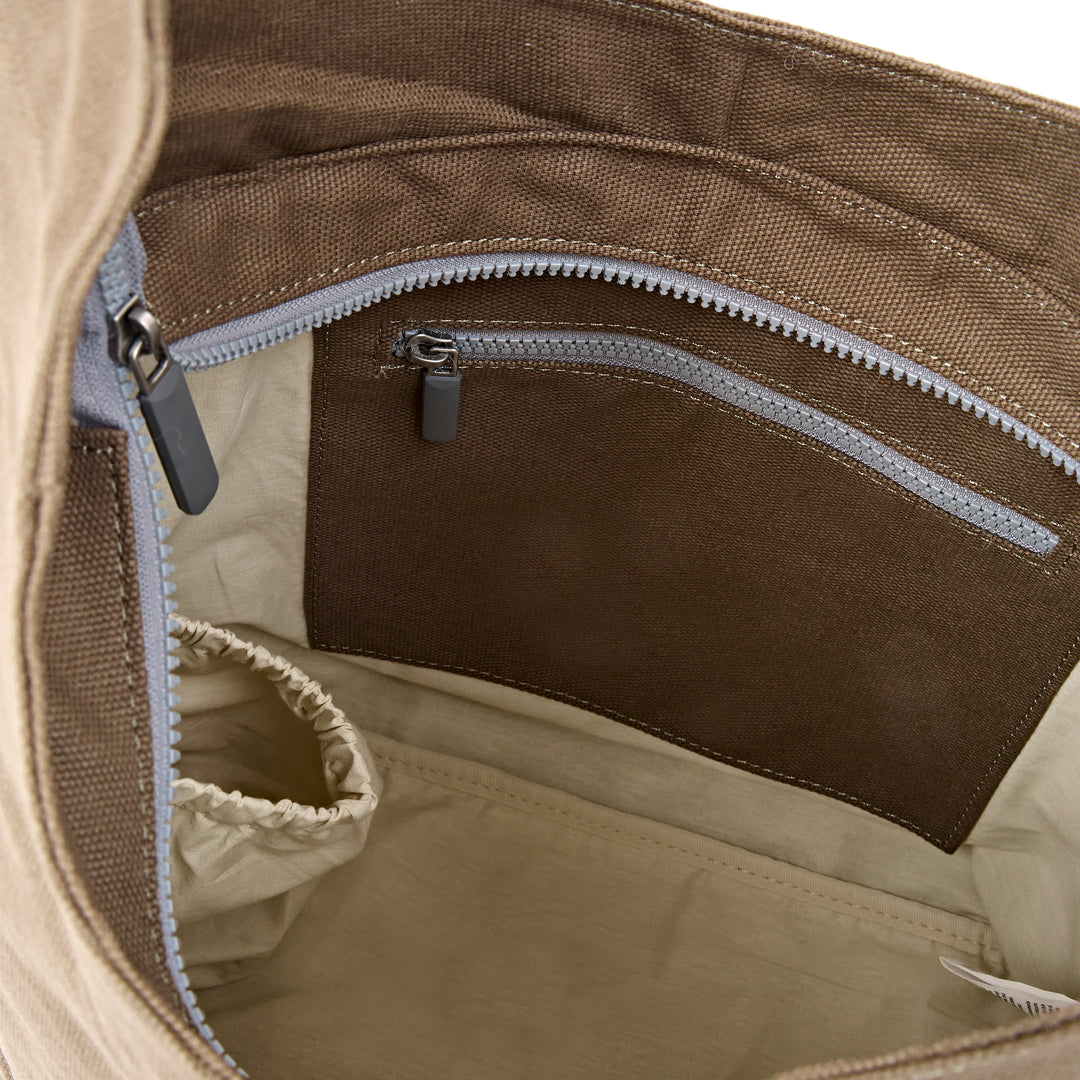 Hoxton Shoulder Bag in Ranger Green
