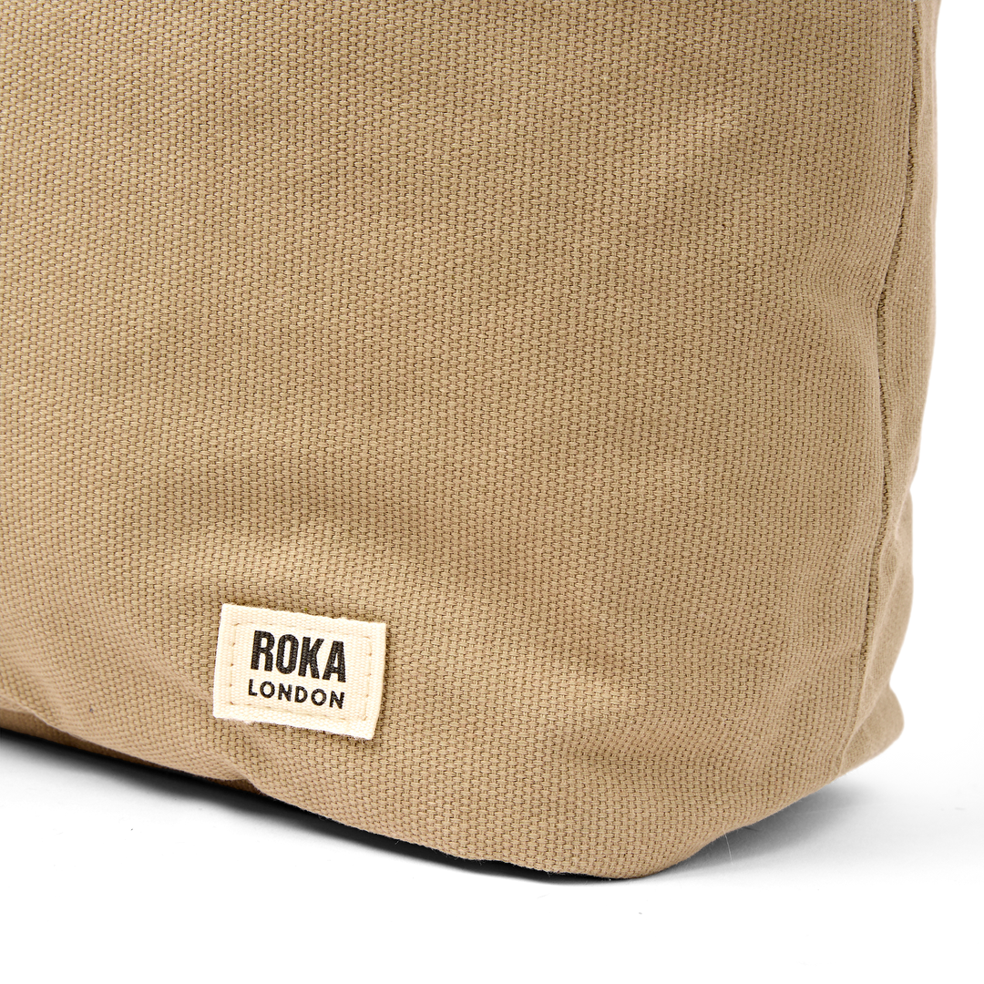 Hoxton Shoulder Bag in Safari