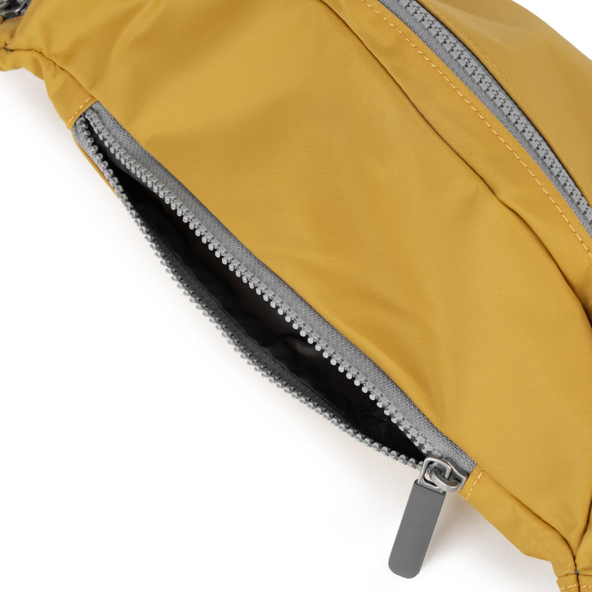 Jubilee Hip Bag in Corn