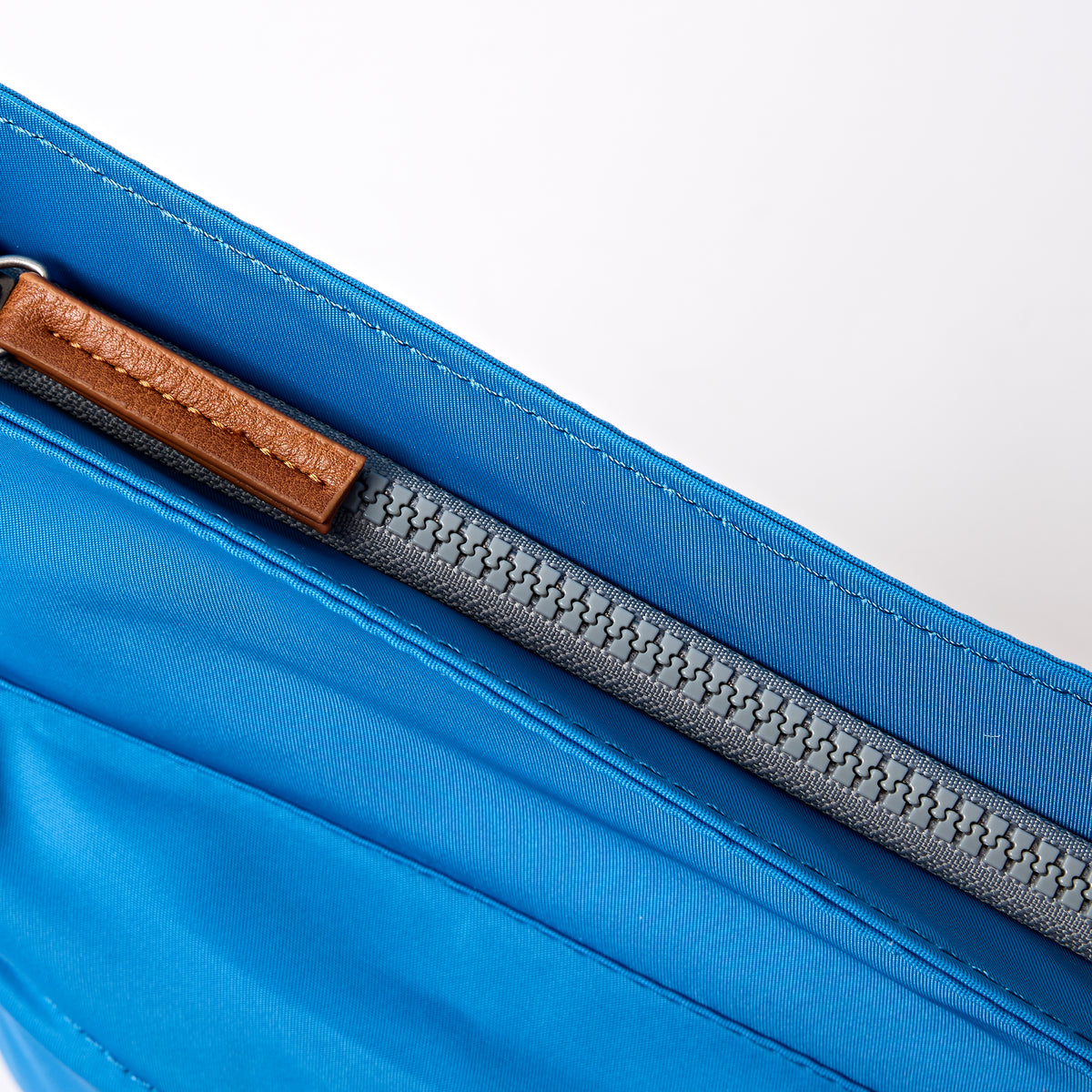 Kennington Crossbody Bag in Malibu Blue
