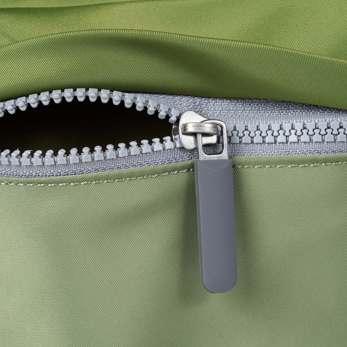 Kennington Crossbody Bag in Military Tonal