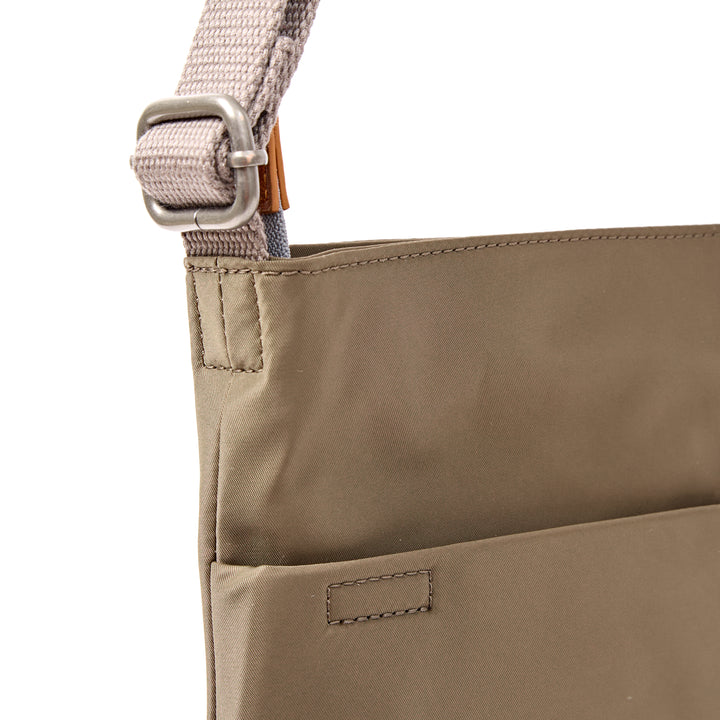 Kennington Crossbody Bag in Army