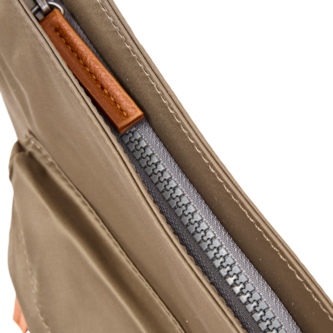 Kennington Crossbody Bag in Army