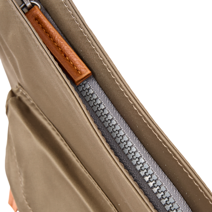 Kennington Crossbody Bag in Army