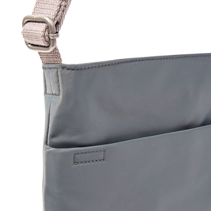 Kennington Crossbody Bag in Beluga