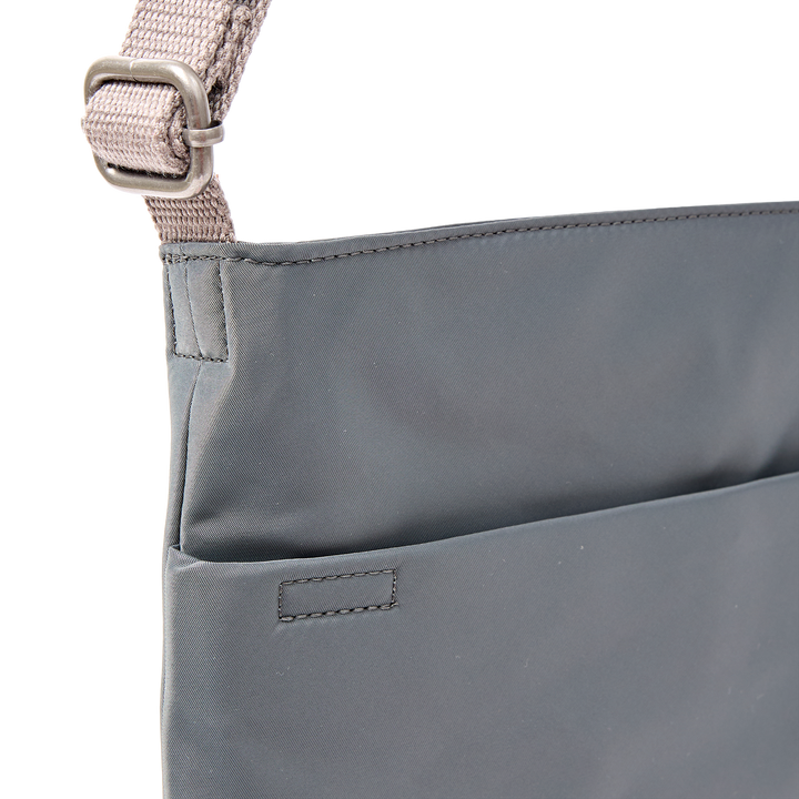 Kennington Crossbody Bag in Beluga