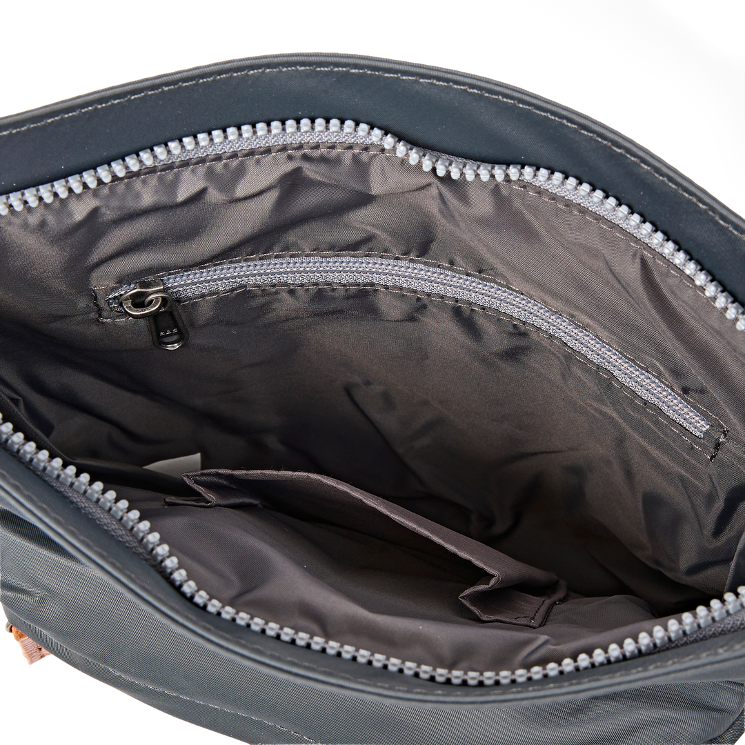 Kennington Crossbody Bag in Beluga