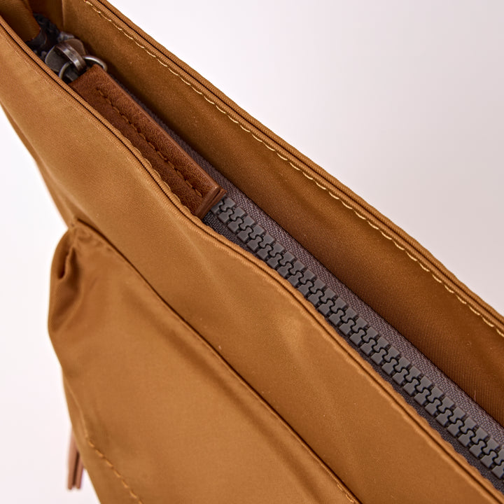 Kennington Crossbody Bag in Biscuit