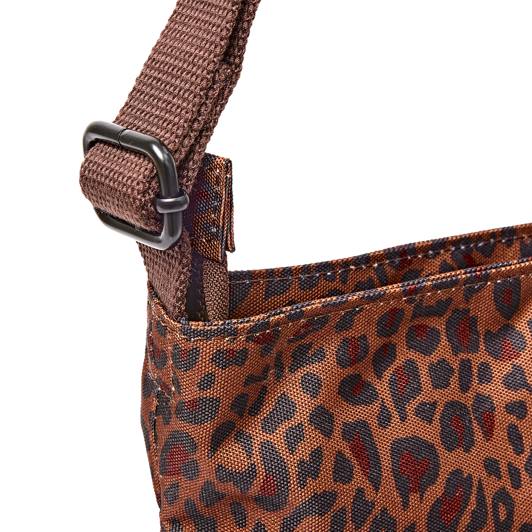 Kennington Crossbody Bag in Mini Leopard