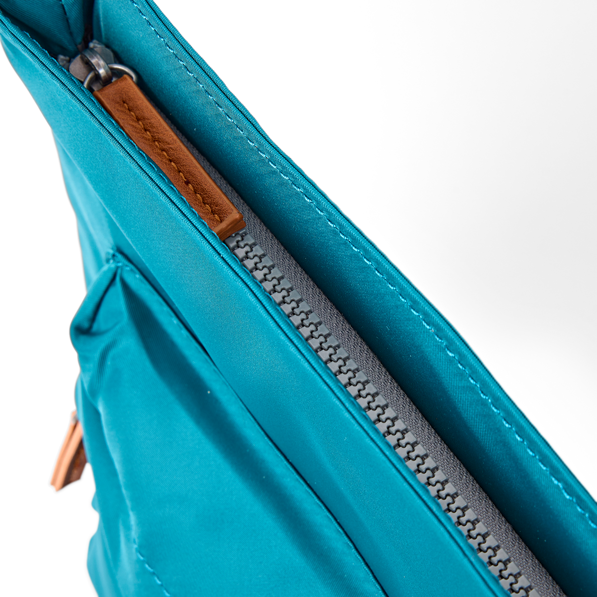 Kennington Crossbody Bag in North Sea