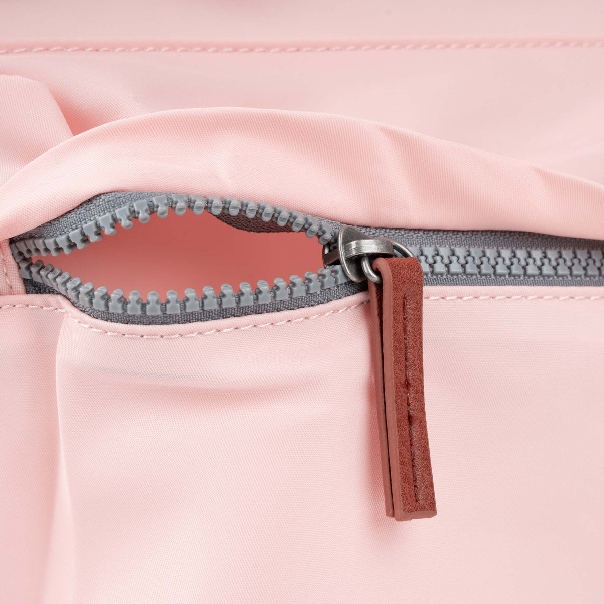 Kennington Crossbody Bag in English Rose