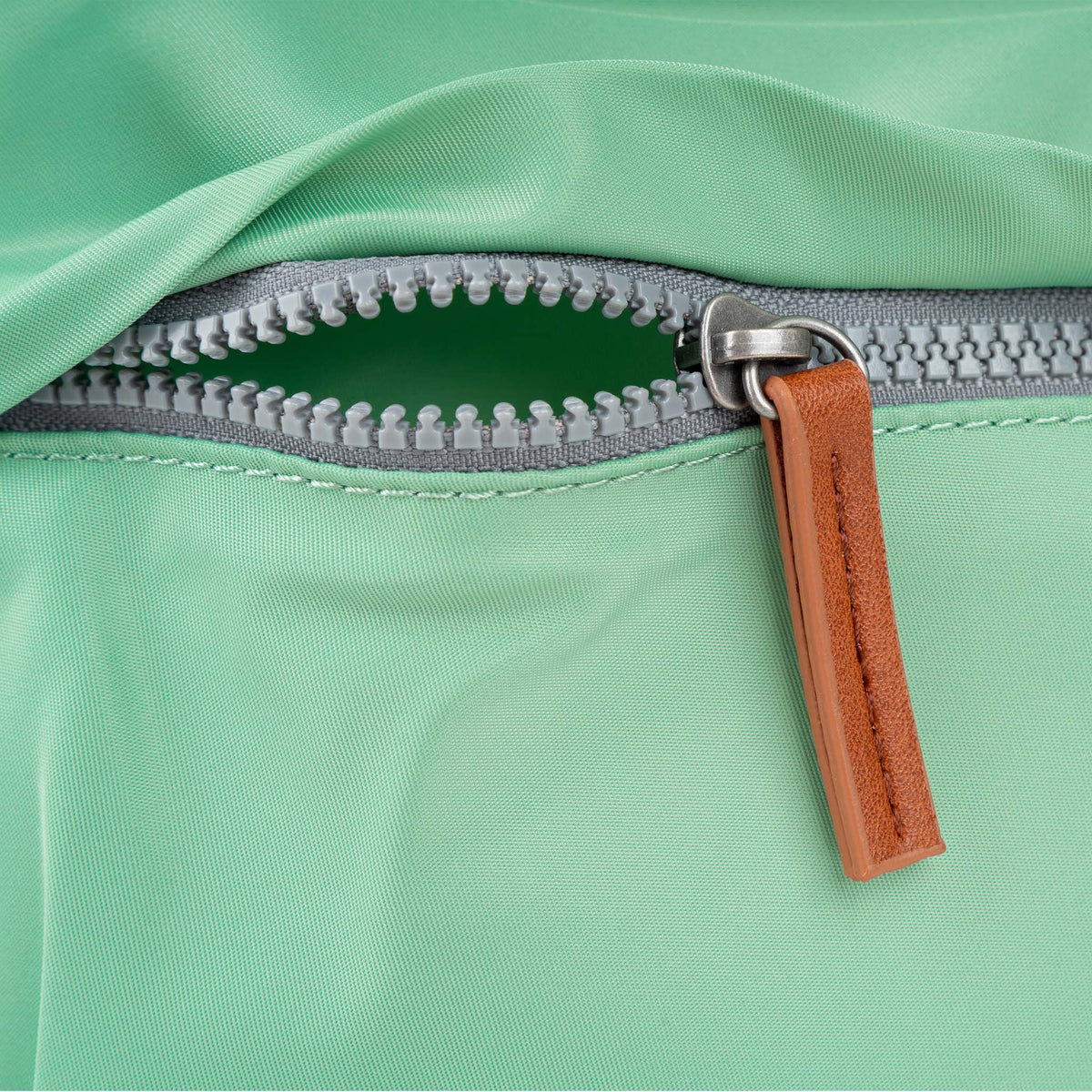 Kennington Crossbody Bag in Matcha