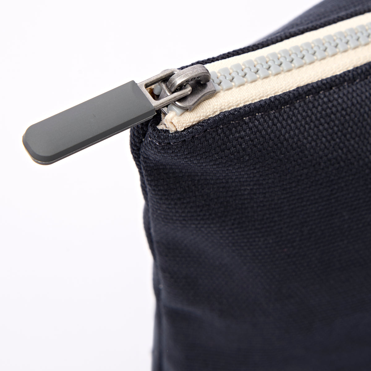 Maida Vale Pouch in Smoke