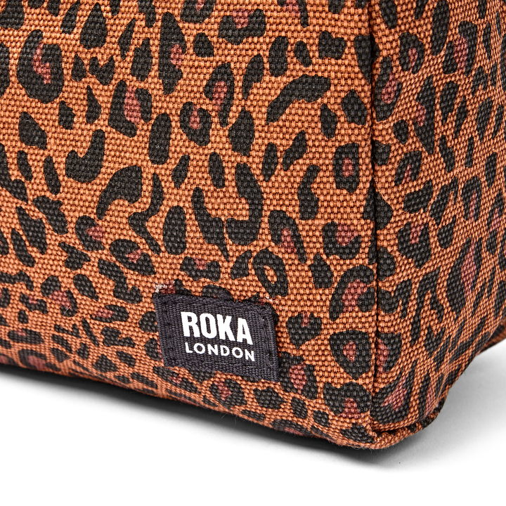 Maygrove Wash Bag in Leopard Mini
