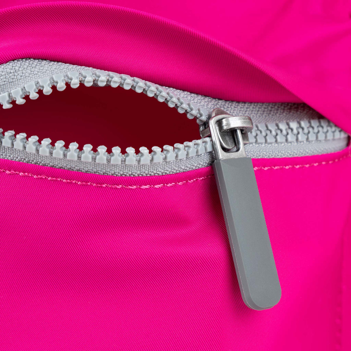 Moorgate Messenger Bag in Candy