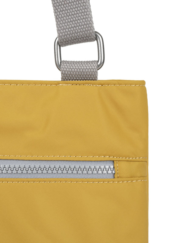 Moorgate Messenger Bag in Corn