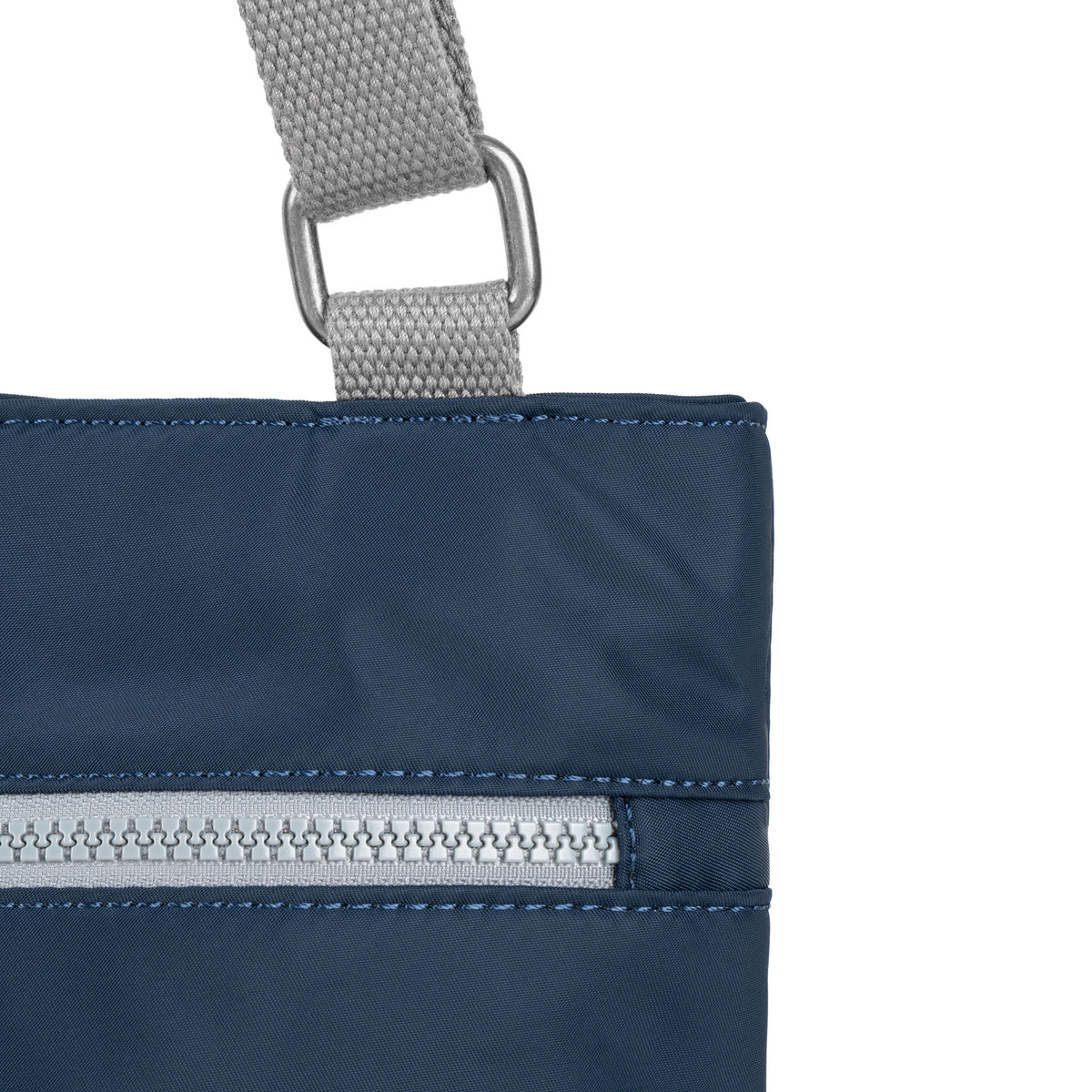 Moorgate Messenger Bag in Midnight