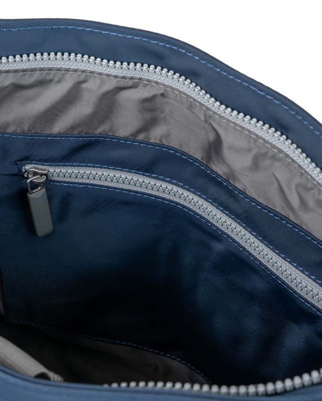 Moorgate Messenger Bag in Midnight