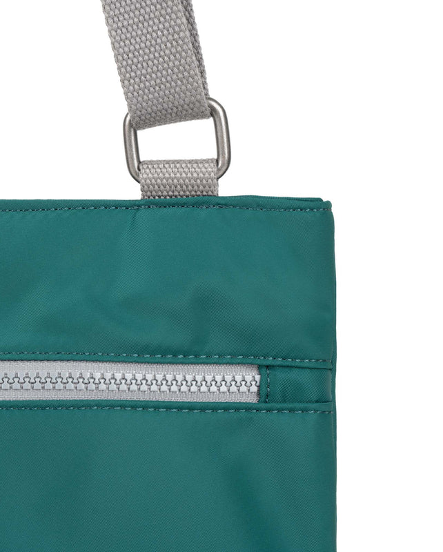 Moorgate Messenger Bag in Teal