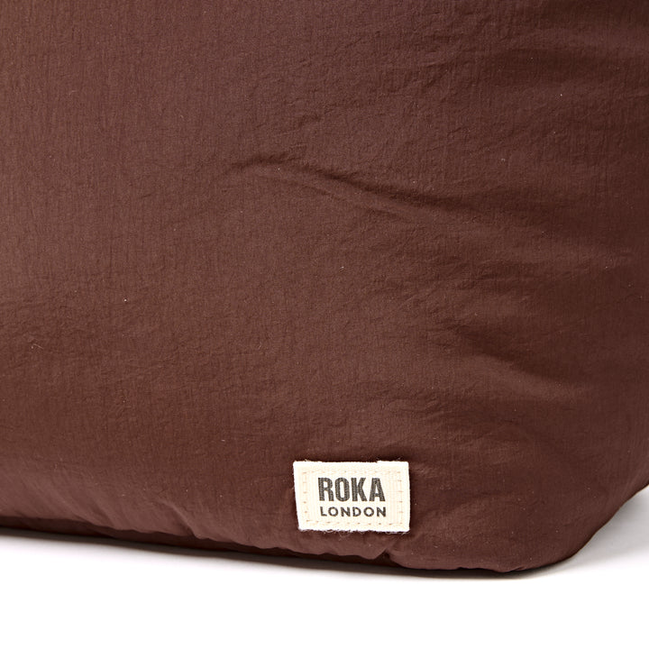 Oxford Shoulder Bag in Chocolate