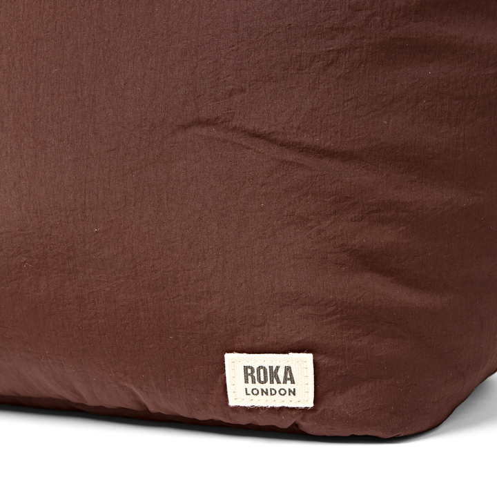 Oxford Shoulder Bag in Chocolate